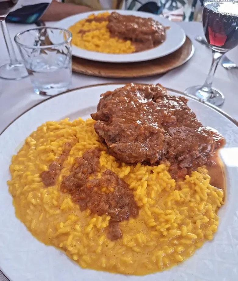 Piatto della cucina dell'osteria